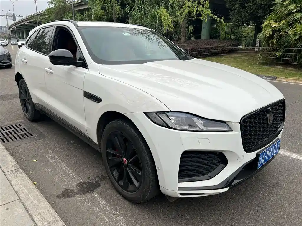 Jaguar F-PACE 2023 — фото 3