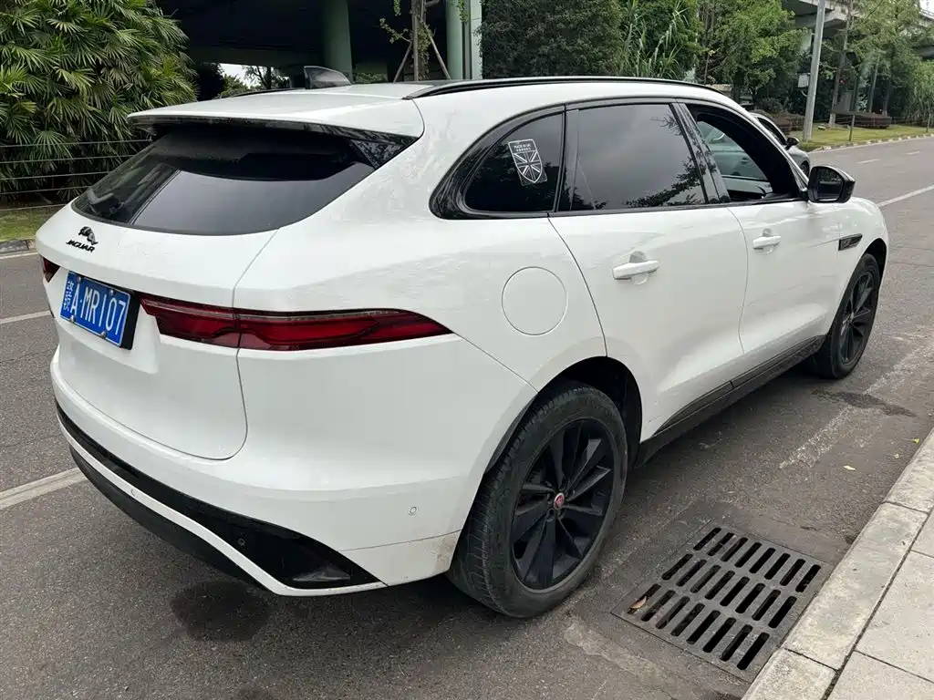 Jaguar F-PACE 2023 — фото 6