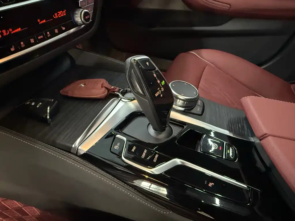 BMW 5 Series 2023 — фото 14