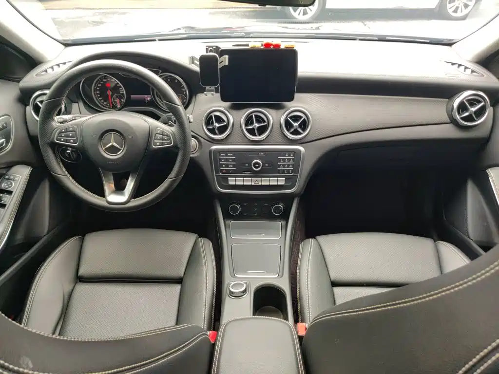 Mercedes-Benz GLA 2018 — фото 10