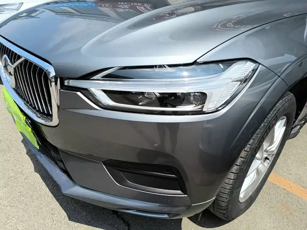 Volvo XC60 2018 — фото 24