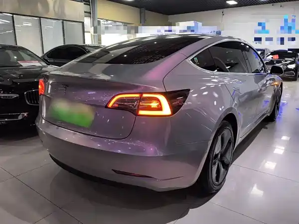 Tesla Model 3 2020