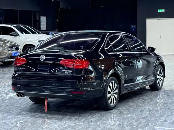 Volkswagen Sagitar 2018