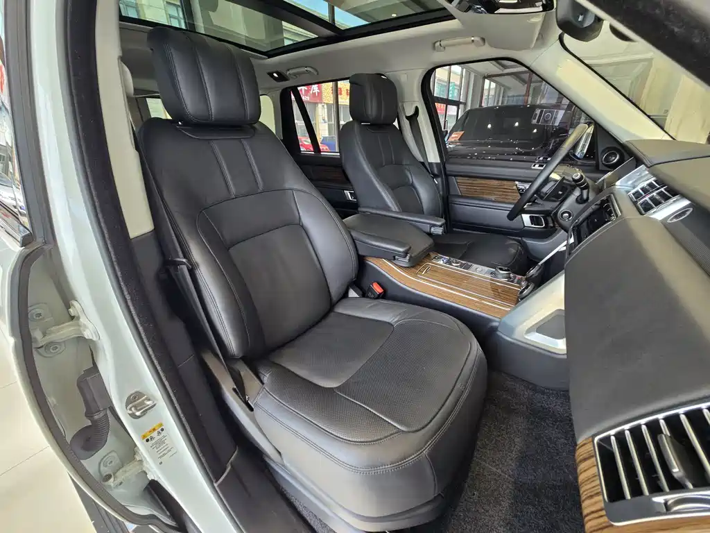 Land Rover Range Rover 2018 — фото 11