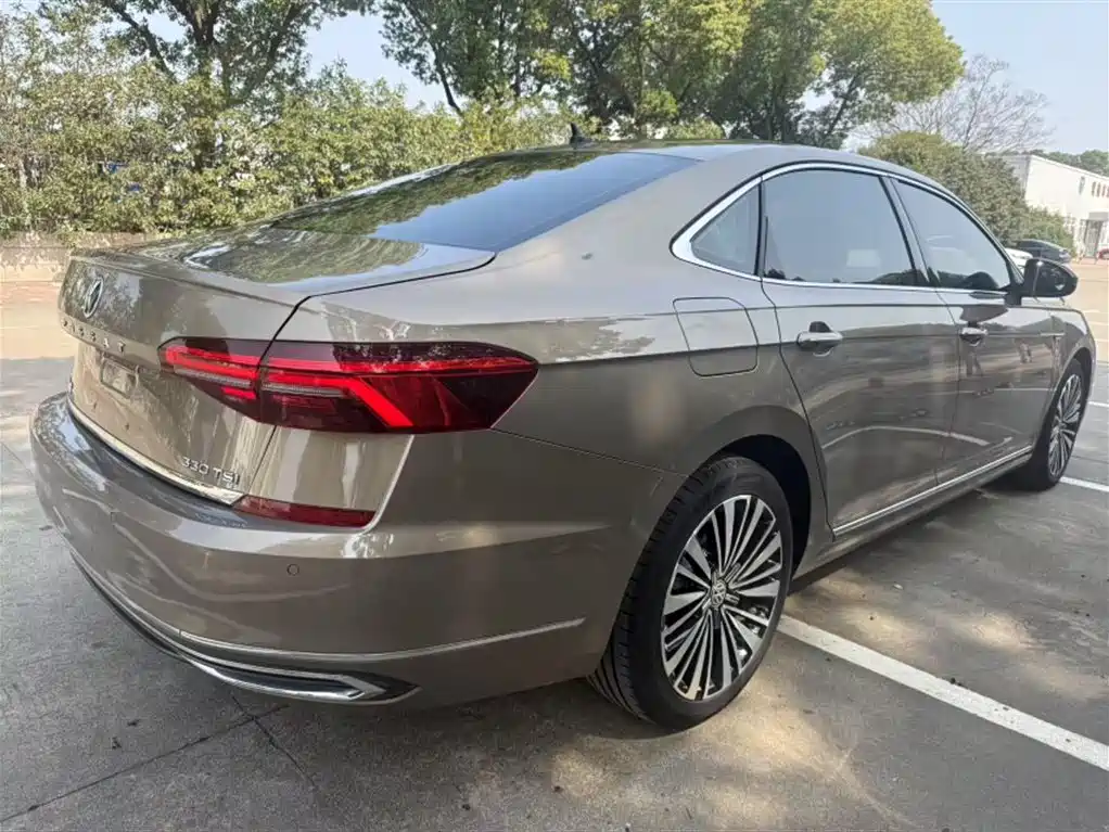 Volkswagen Passat 2019 — фото 23
