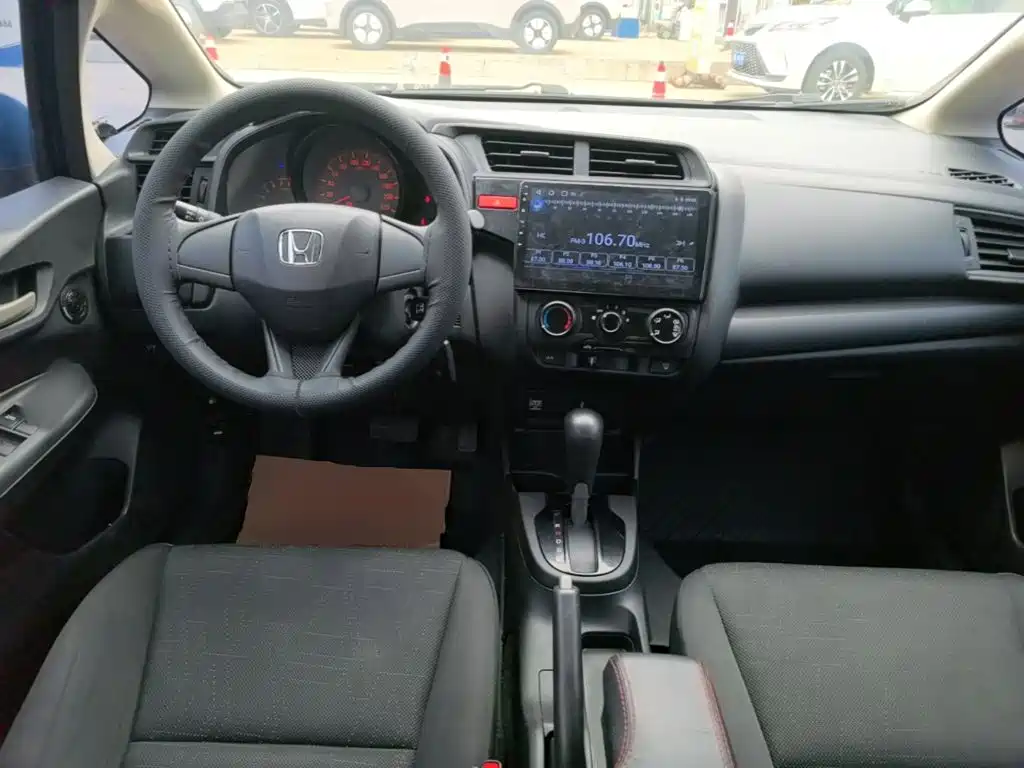 Honda Fit 2015 — фото 10