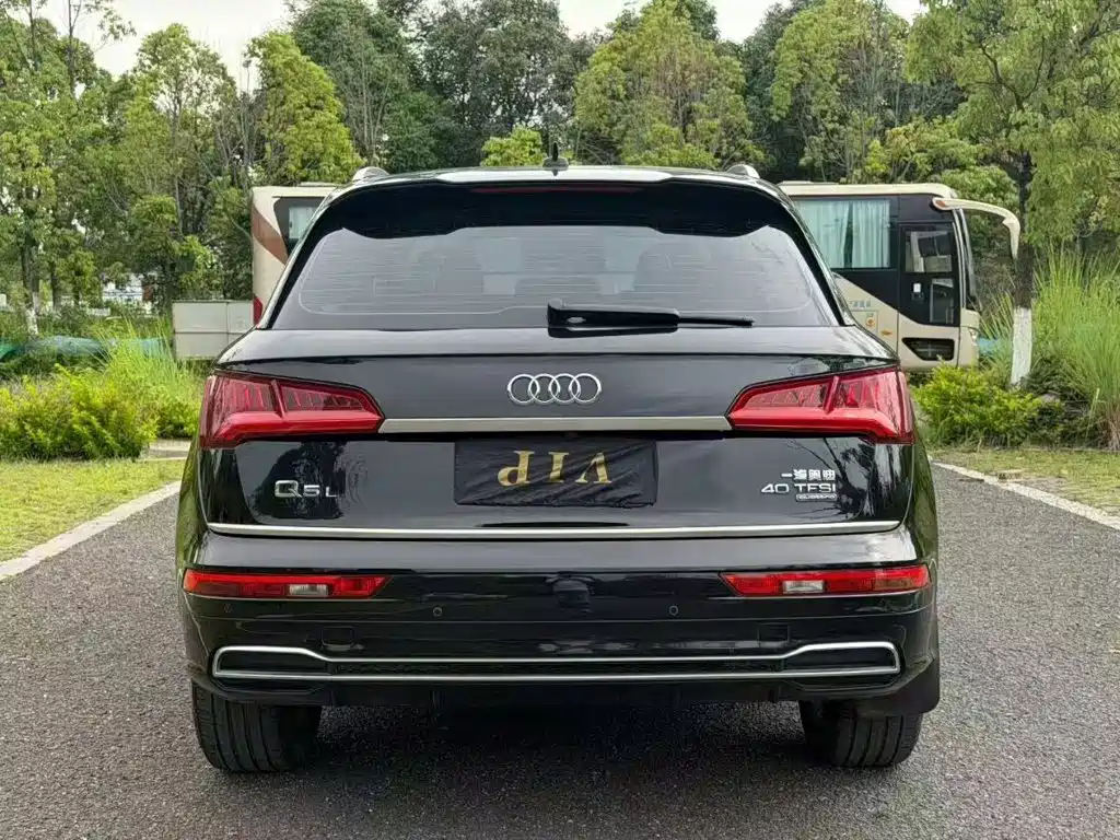 Audi Q5L 2019 — фото 8