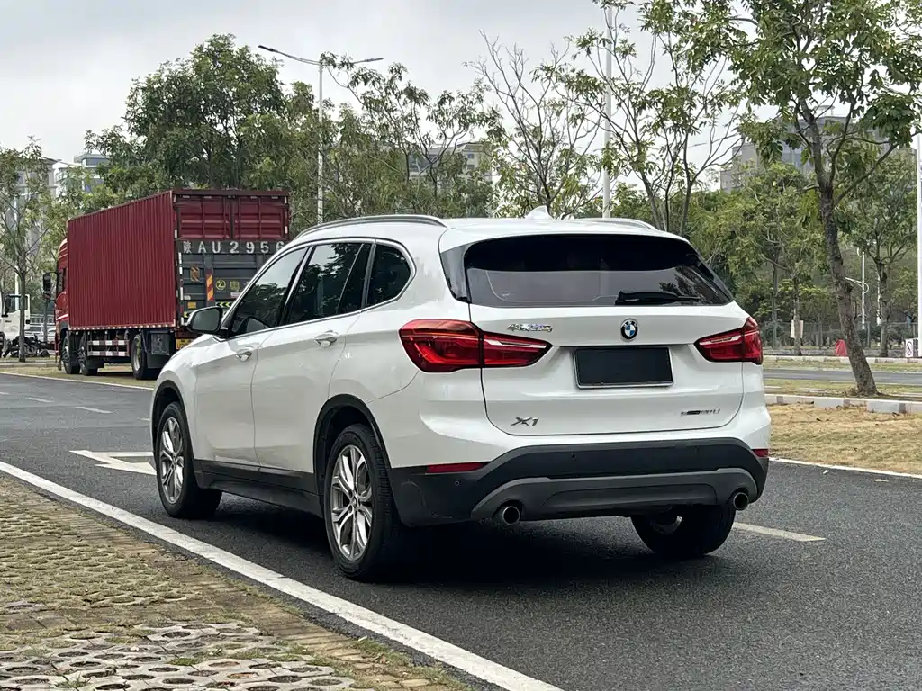 BMW X1 2018 — фото 7