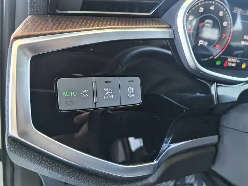 Audi Q3 2023 — фото 12