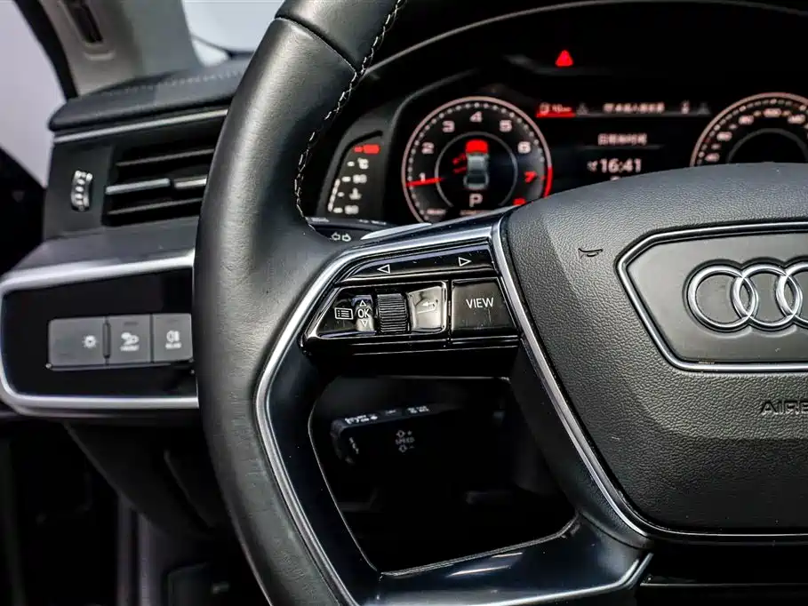 Audi A7L 2024 — фото 15