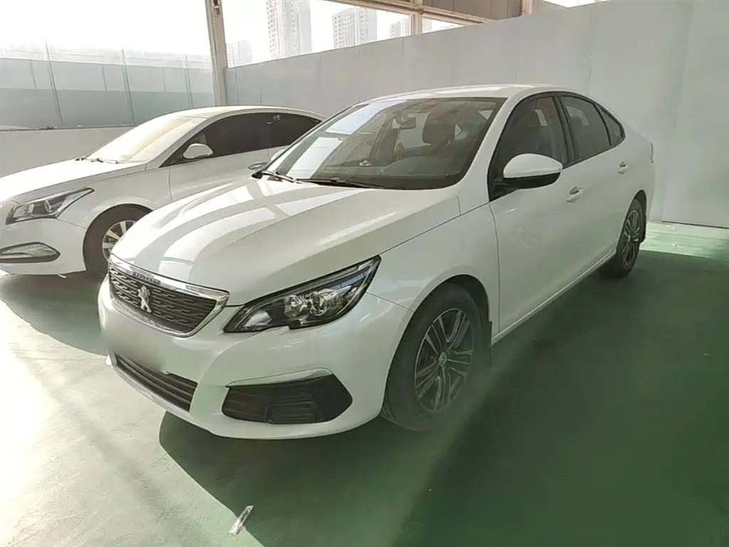 Peugeot 308 2018 — фото 2