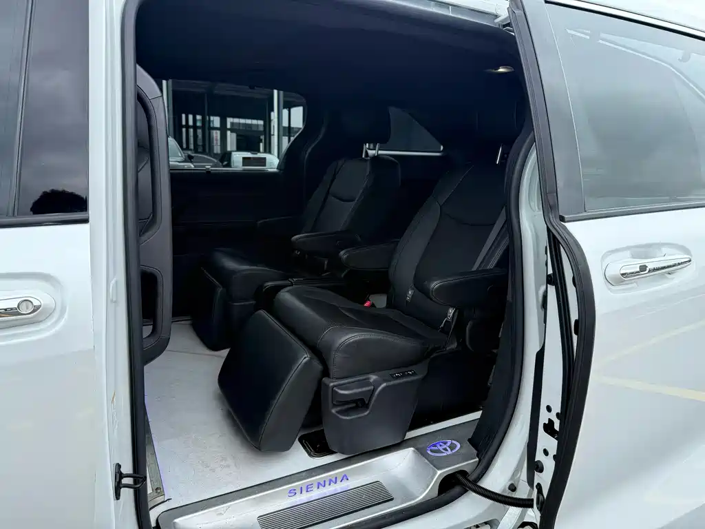 Toyota Sienna 2023