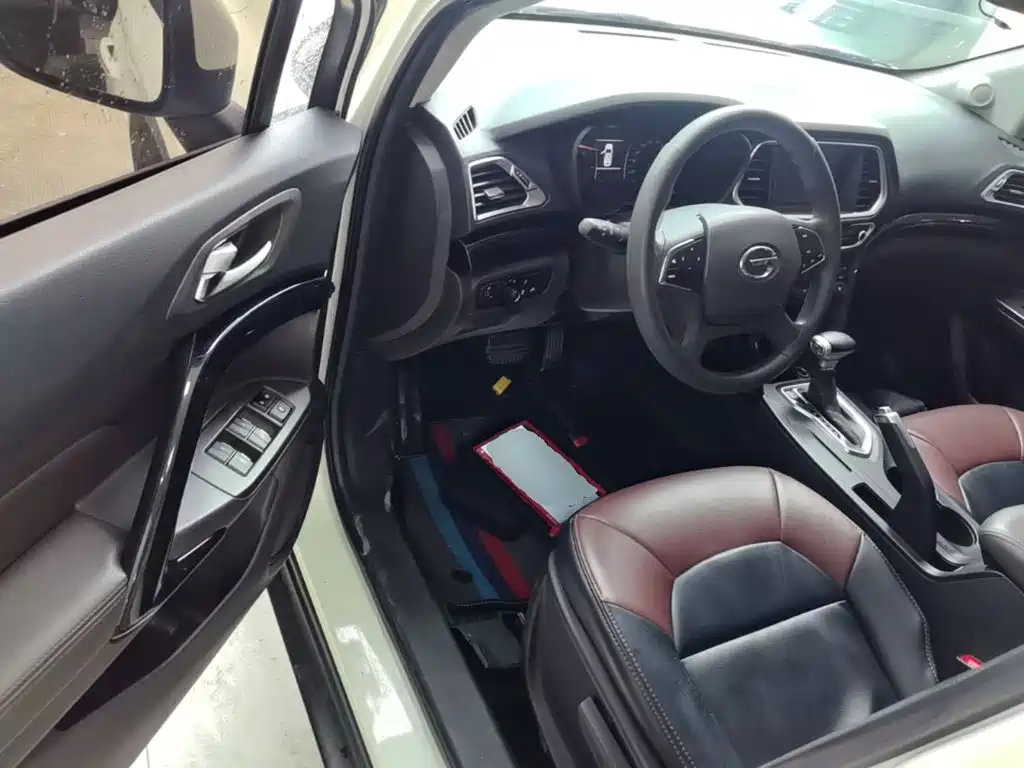 GAC Motor Trumpchi GS4 2015 — фото 16