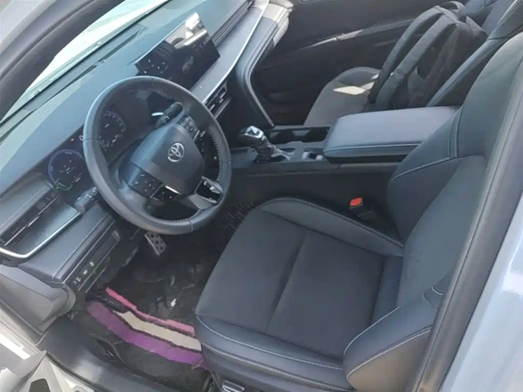 Toyota Camry 2024 — фото 15