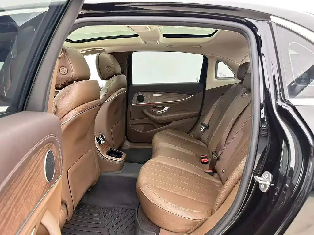 Mercedes-Benz E-Class 2022