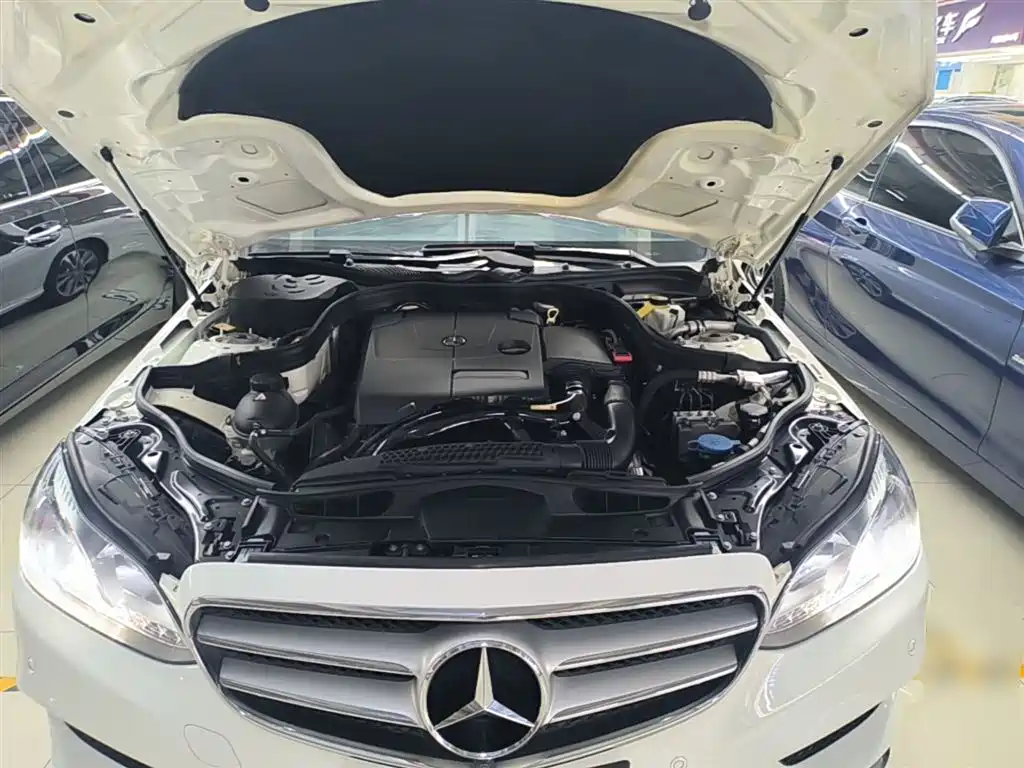 Mercedes-Benz E-Class 2014 — фото 19