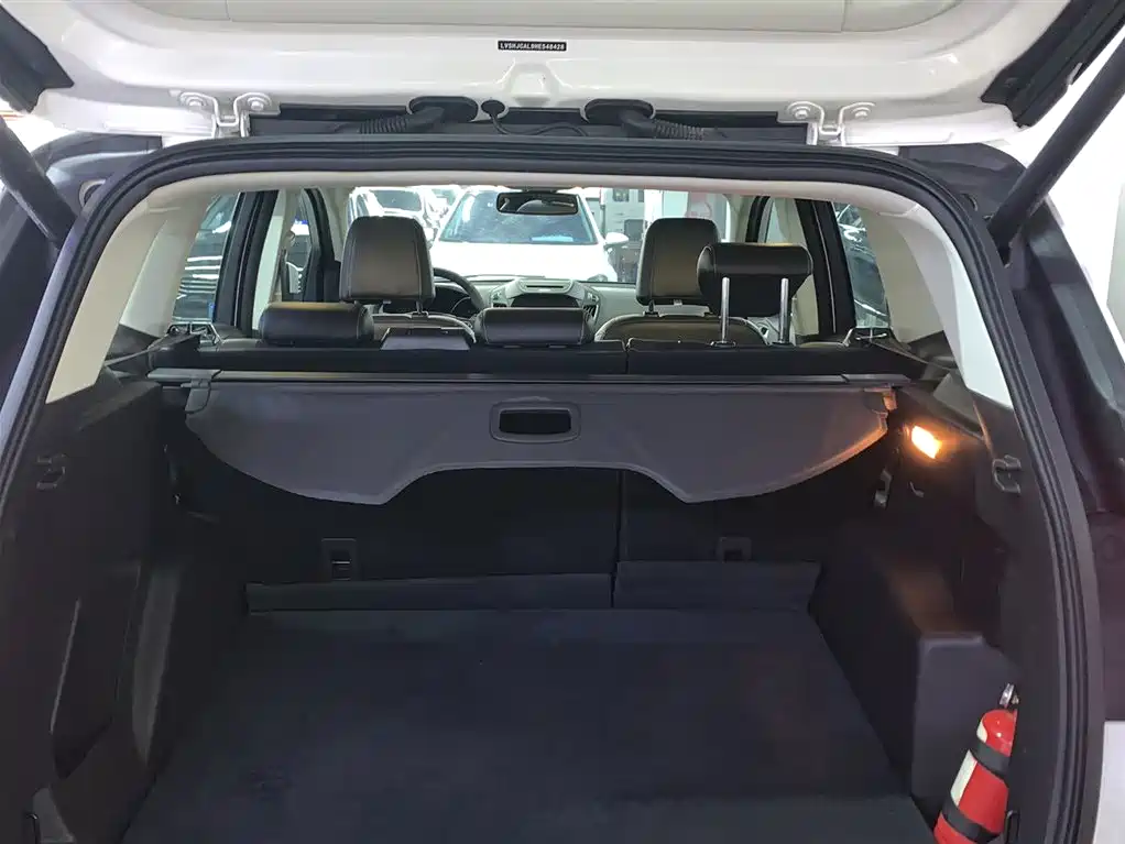 Ford Kuga 2018 — фото 12