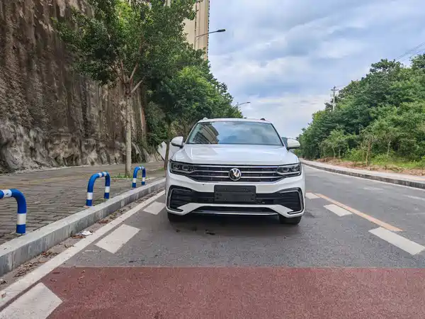 Volkswagen Tiguan L 2024
