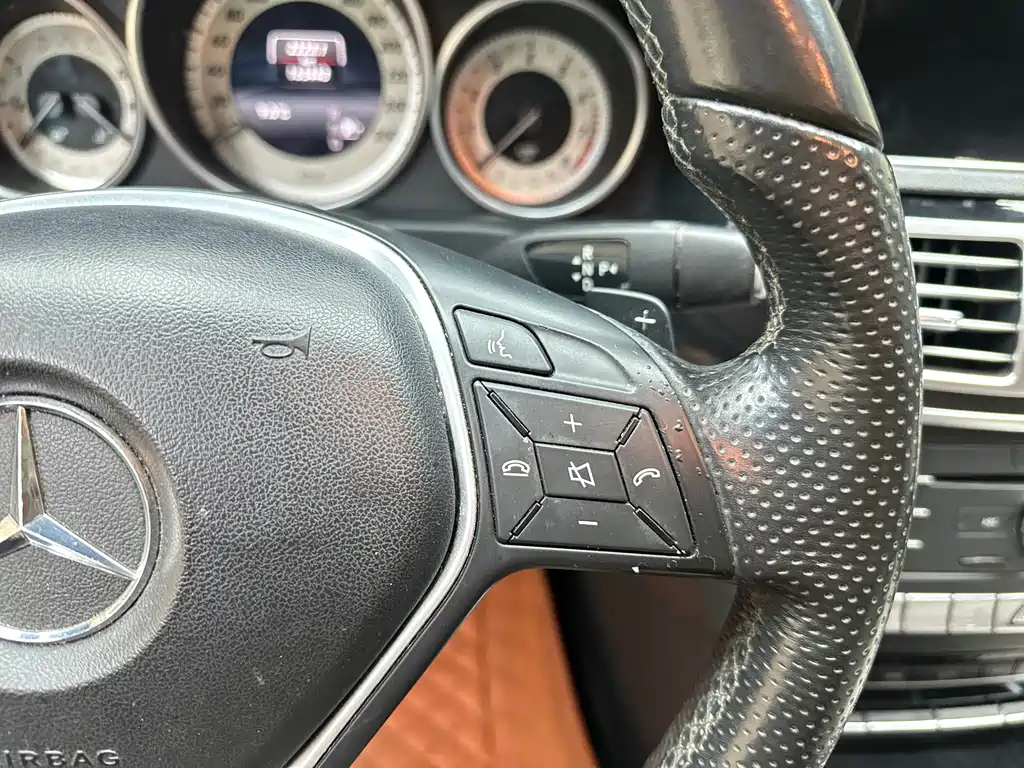 Mercedes-Benz E-Class 2015 — фото 16