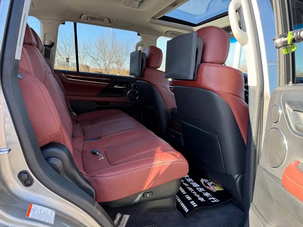 Lexus LX 2016 — фото 17