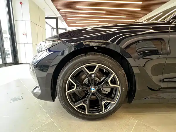 BMW i3 2025