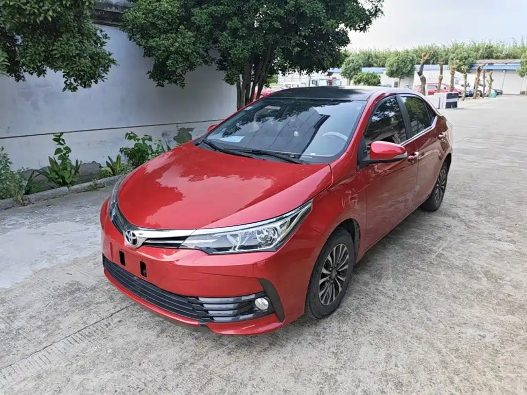 Toyota Corolla 2019 — фото 1