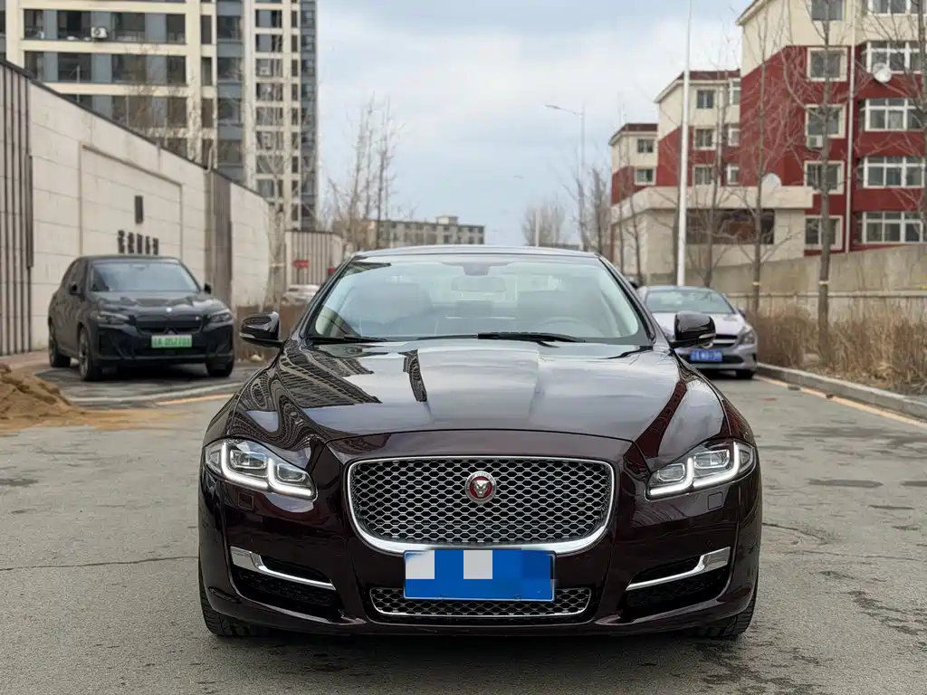 Jaguar XJ 2016 — фото 2