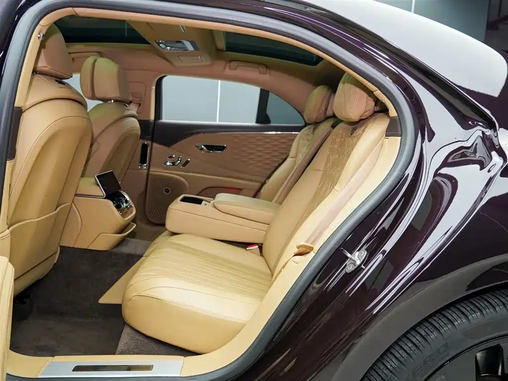 Bentley Flying Spur 2022 — фото 13