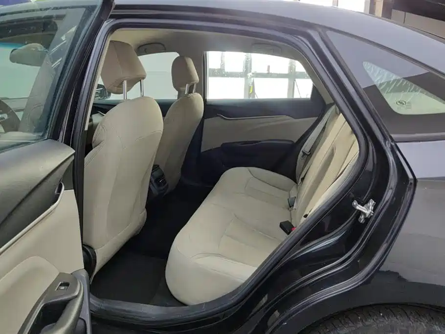 Buick Excelle 2015 — фото 11