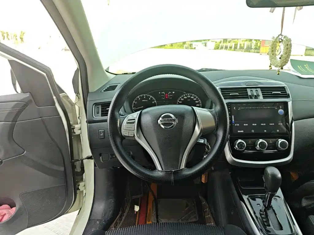 Nissan Tiida 2019 — фото 11