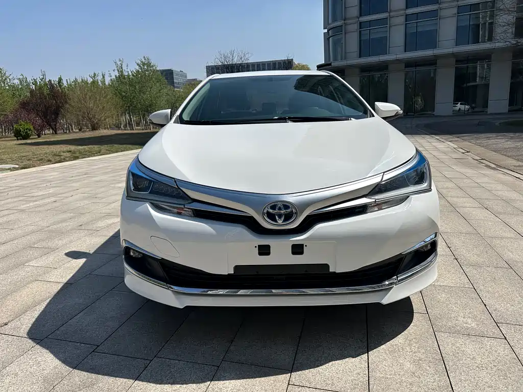 Toyota Corolla 2017 — фото 2