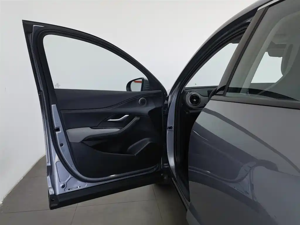 BYD Seal 05 DM-i 2025 — фото 8
