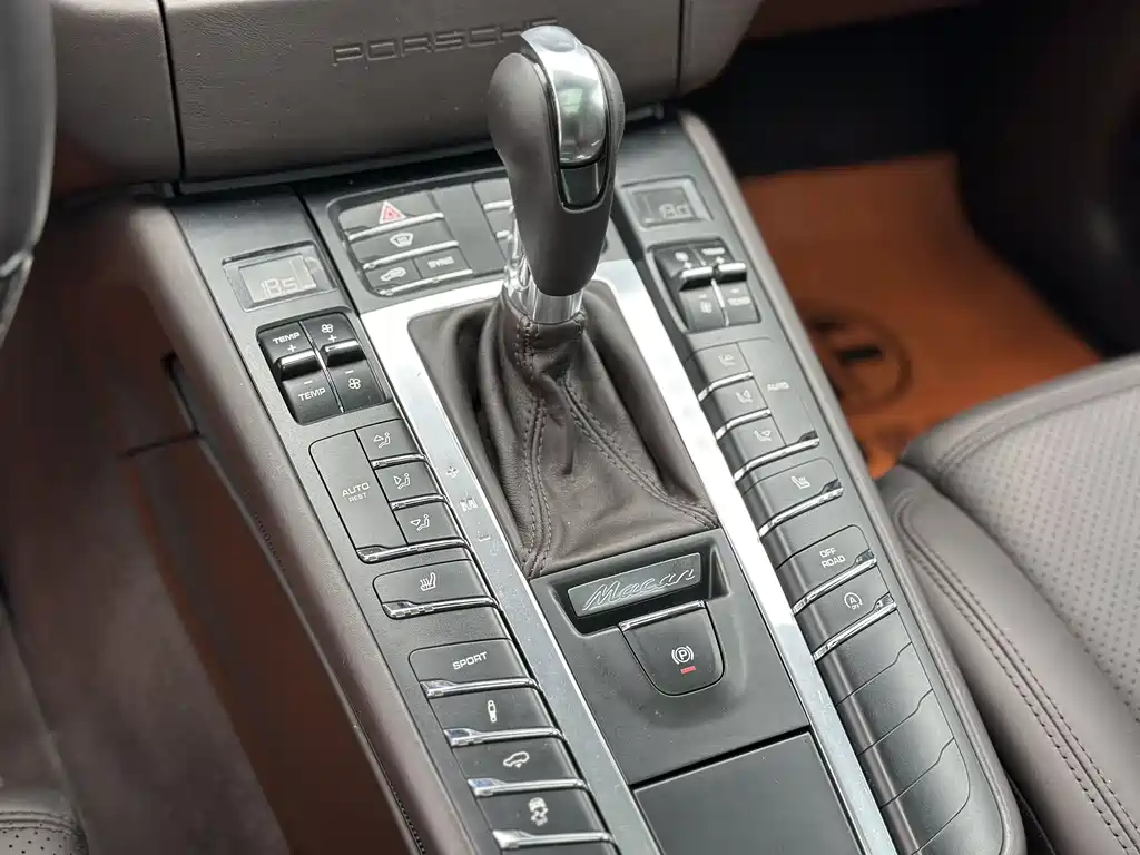Porsche Macan 2014 — фото 12
