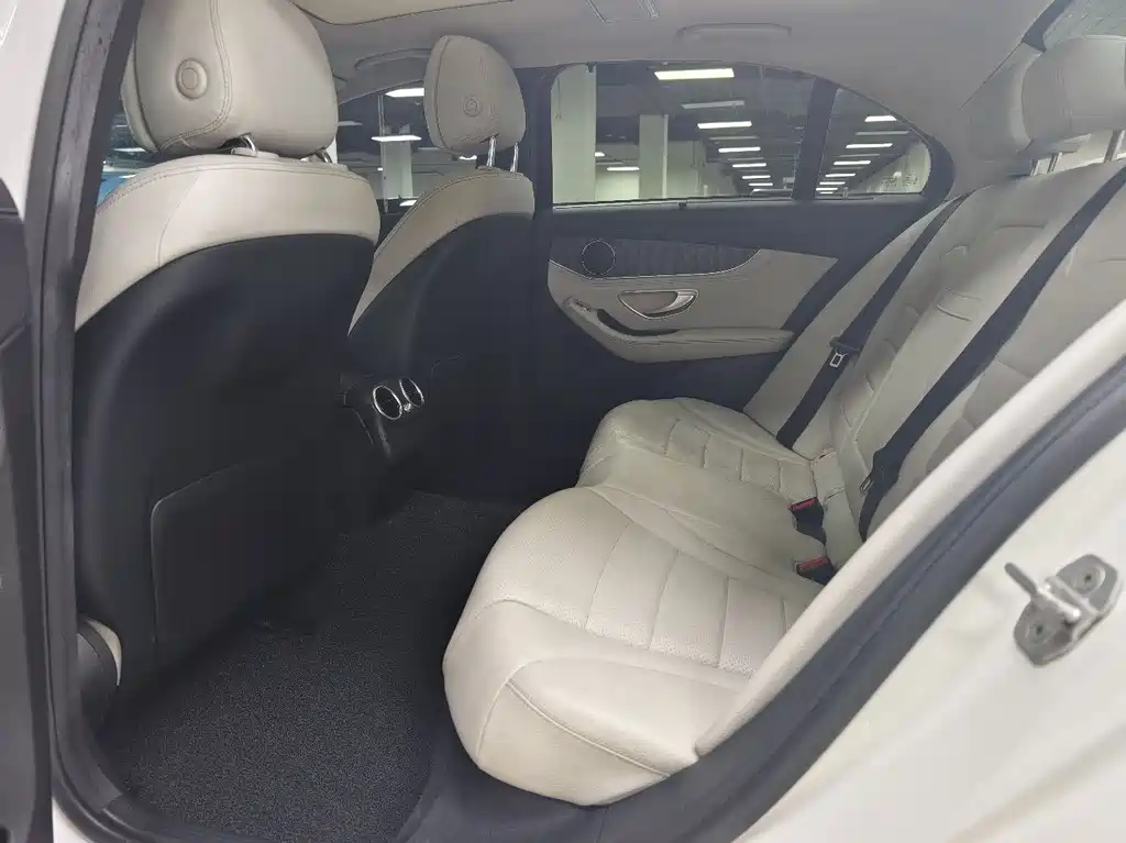 Mercedes-Benz C-Class 2015 — фото 29