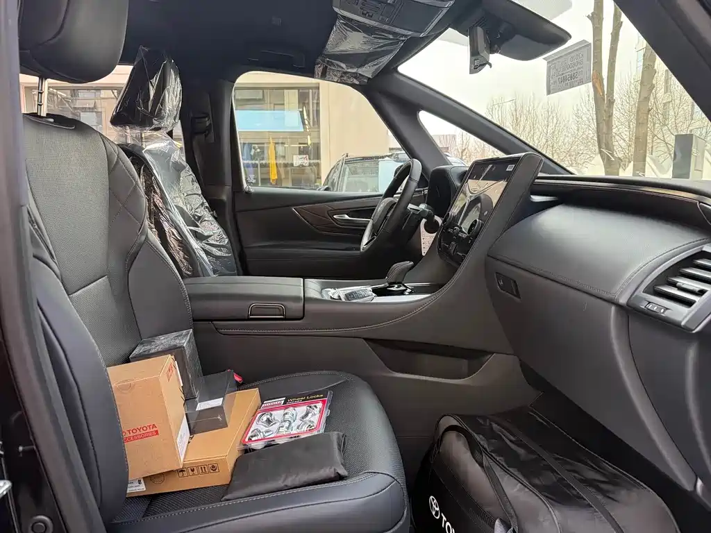 Toyota Alphard 2025 — фото 12
