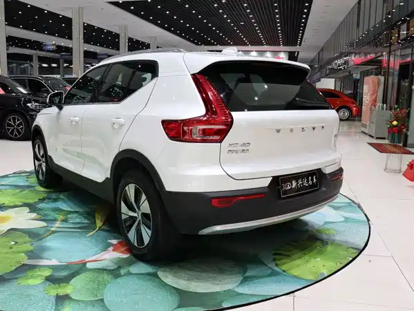 Volvo XC40 2024
