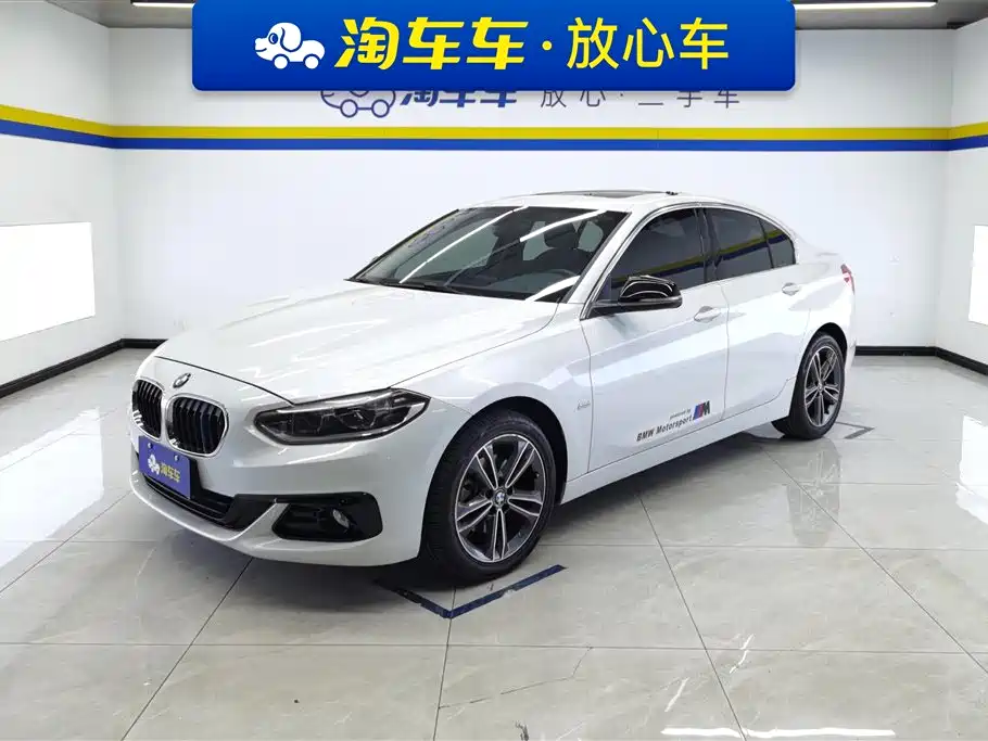 BMW 1 Series 2018 — фото 1