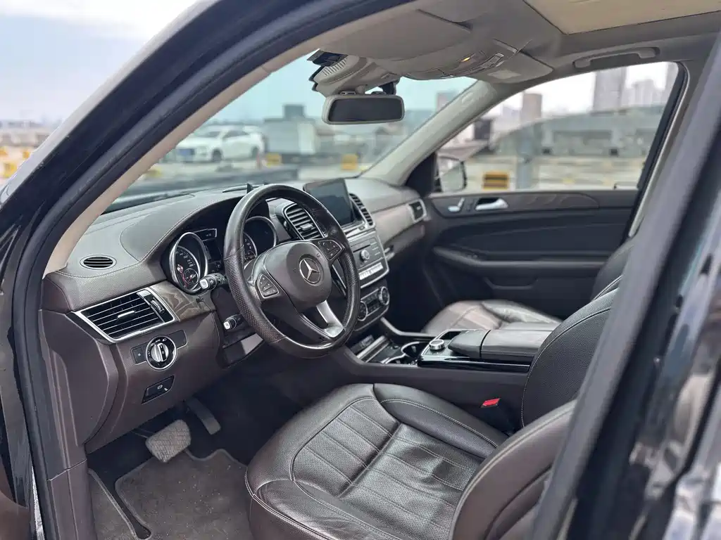 Mercedes-Benz GLE 2017 — фото 13