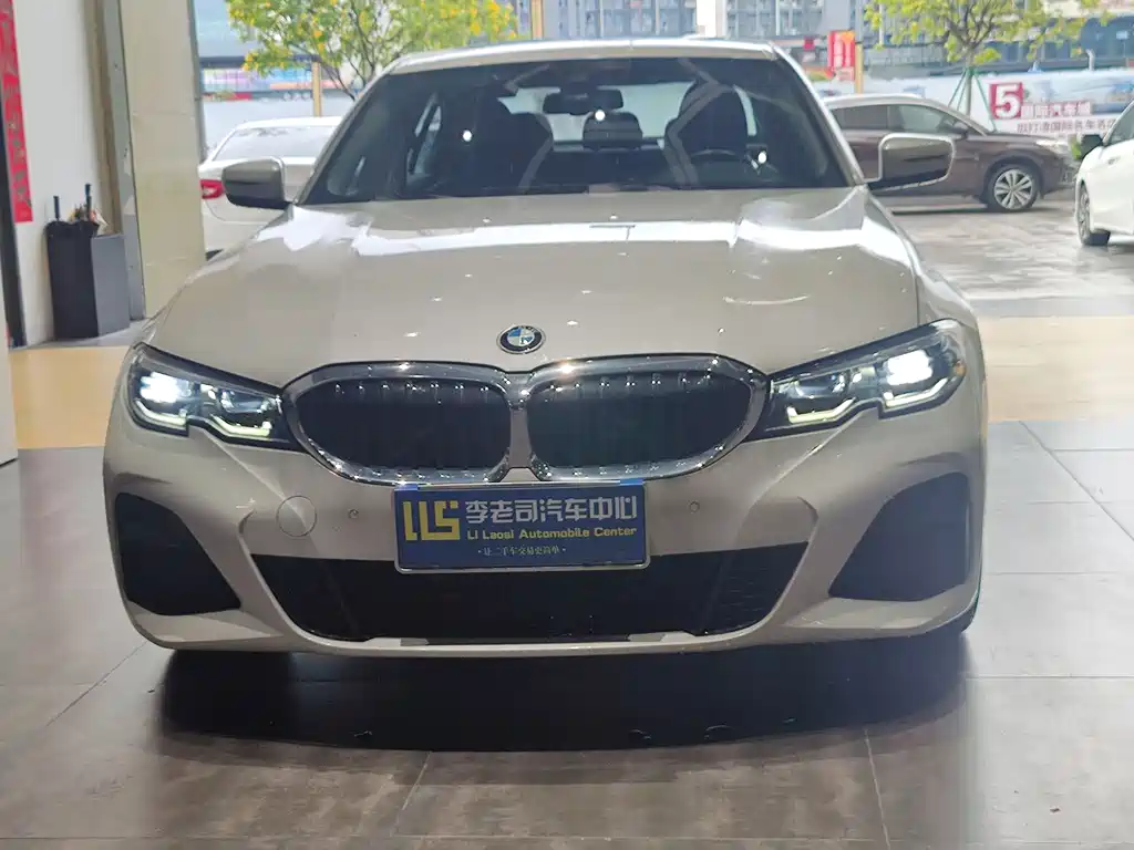 BMW 3 Series 2019 — фото 1