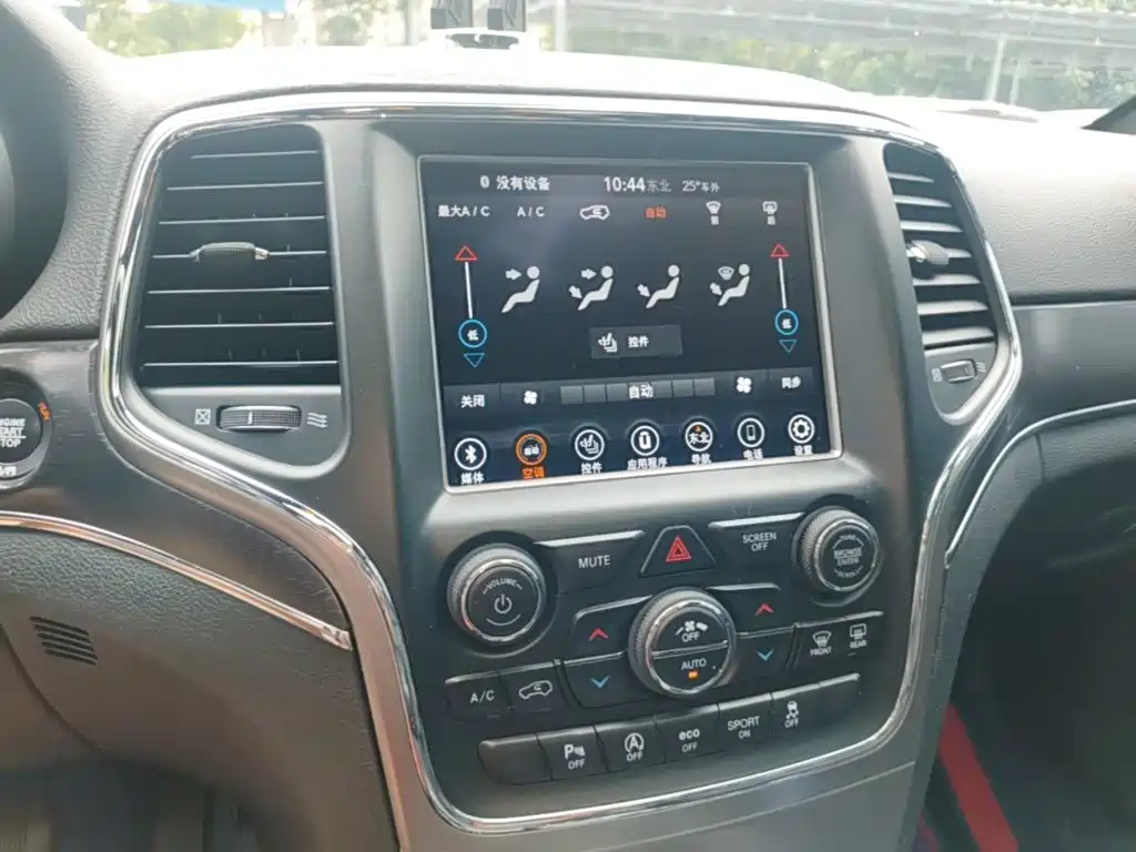 Jeep Grand Cherokee 2019 — фото 13