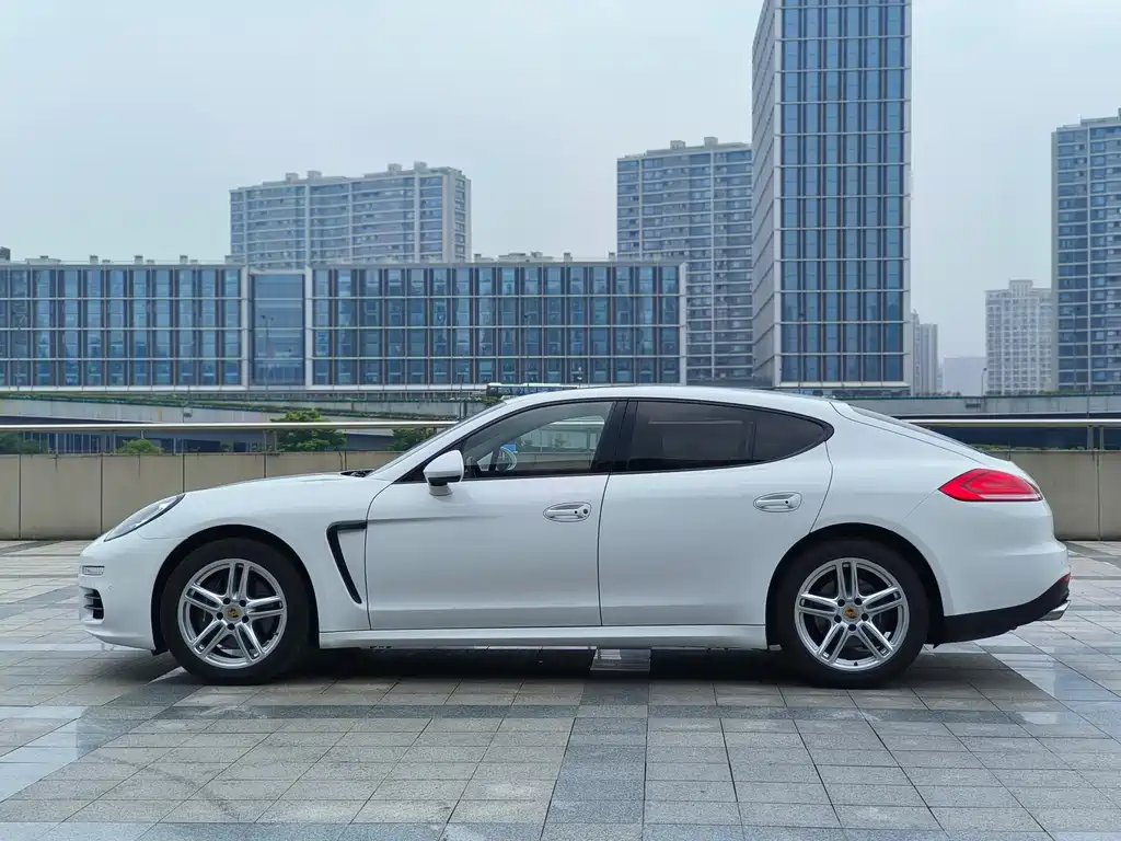 Porsche Panamera 2016 — фото 11