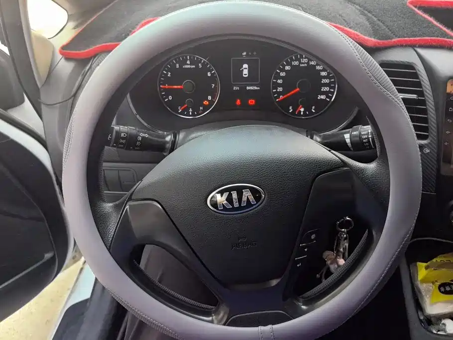 Kia K3 2017 — фото 15