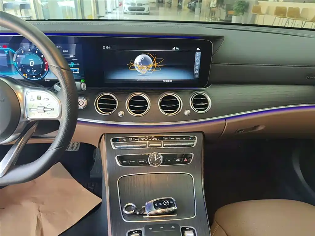 Mercedes-Benz E-Class 2020 — фото 13