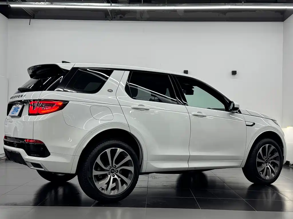 Land Rover Discovery Sport 2023 — фото 15