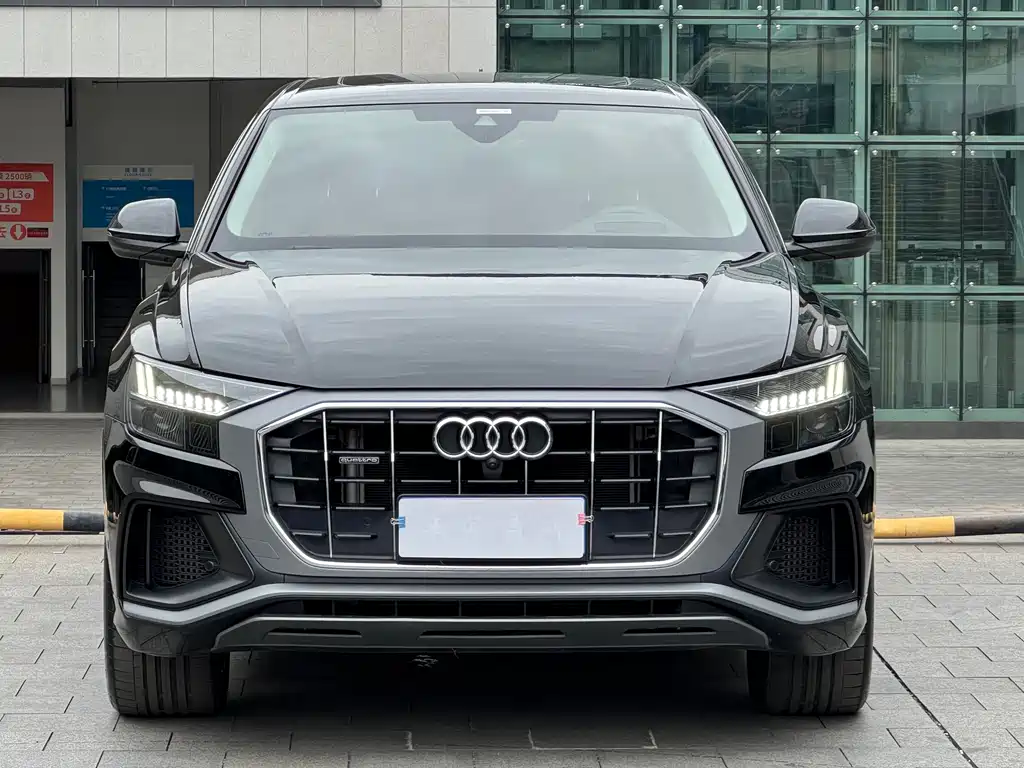 Audi Q8 2022 — фото 3
