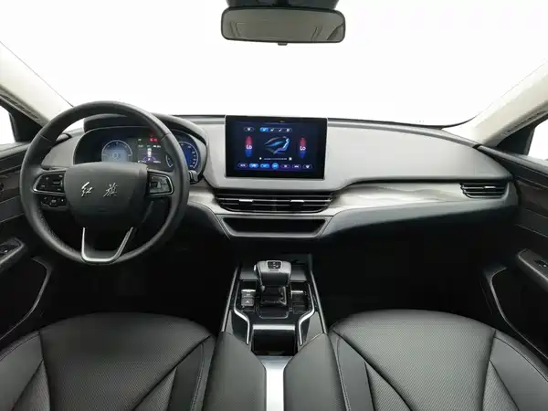 Hongqi E-QM5 2022