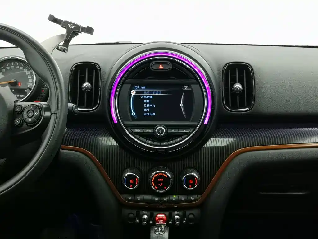 MINI Countryman 2017 — фото 12