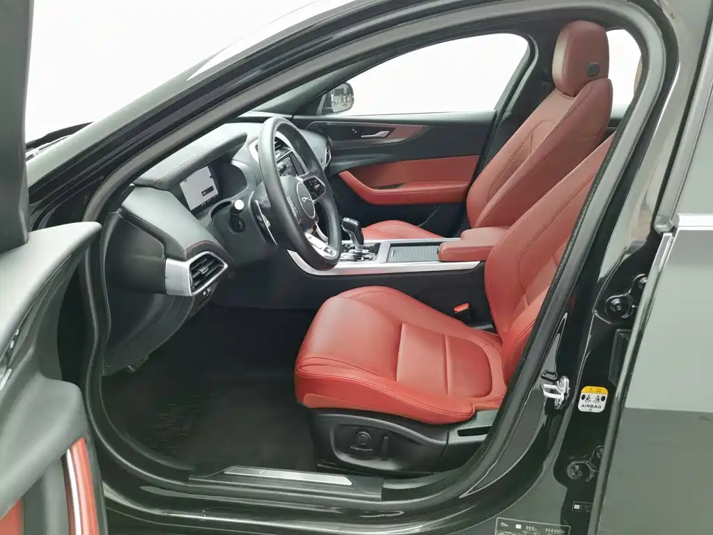 Jaguar XEL 2023 — фото 10