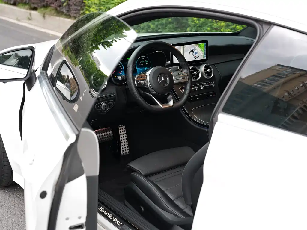 Mercedes-Benz C-Class 2019 — фото 18
