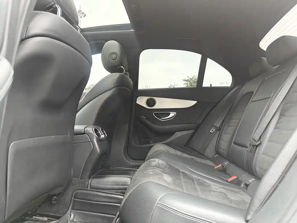 Mercedes-Benz C-Class 2017 — фото 16